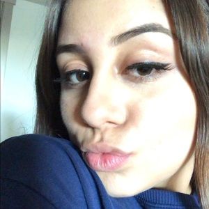 Meet your Posher, Reyna